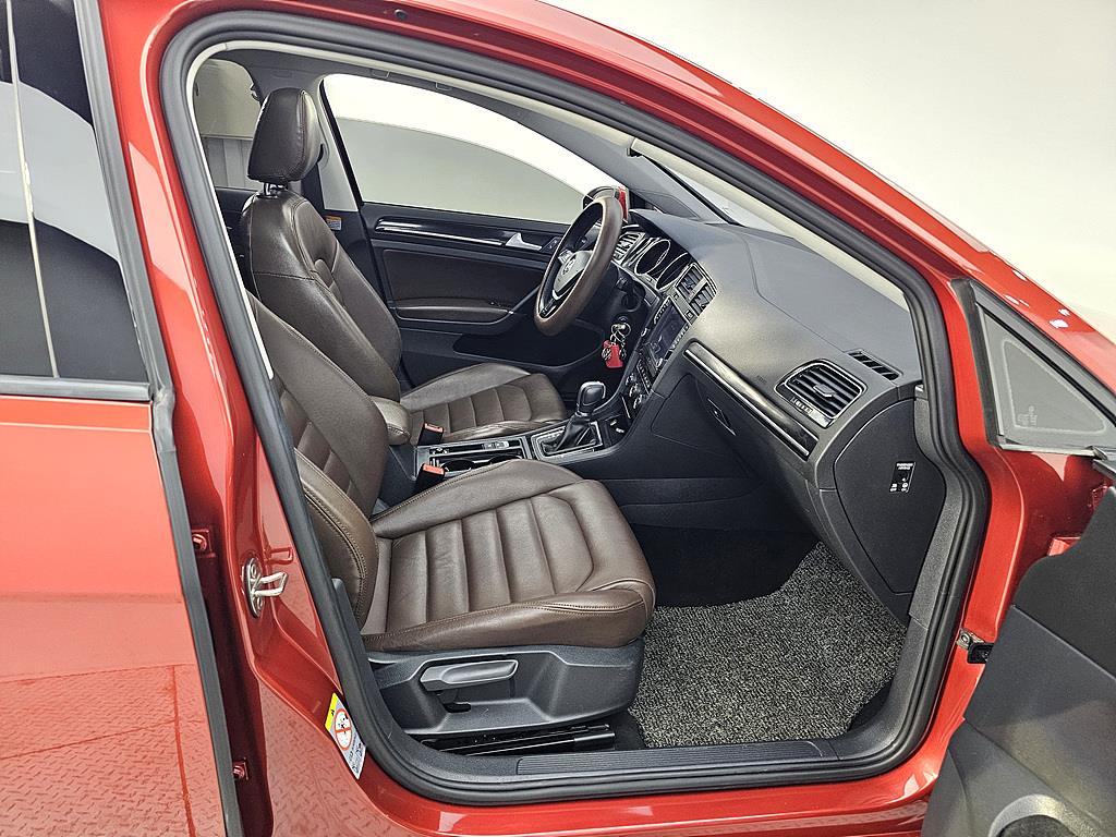 Volkswagen Golf - Vista 11