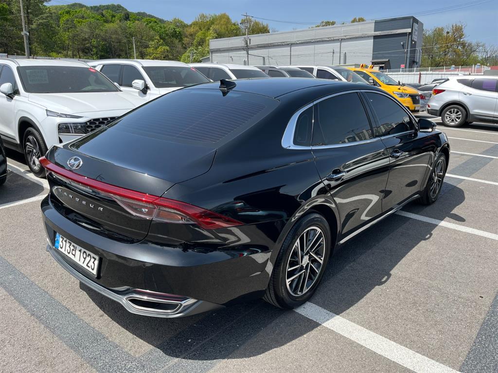 HYUNDAI Grandeur - Vista 6