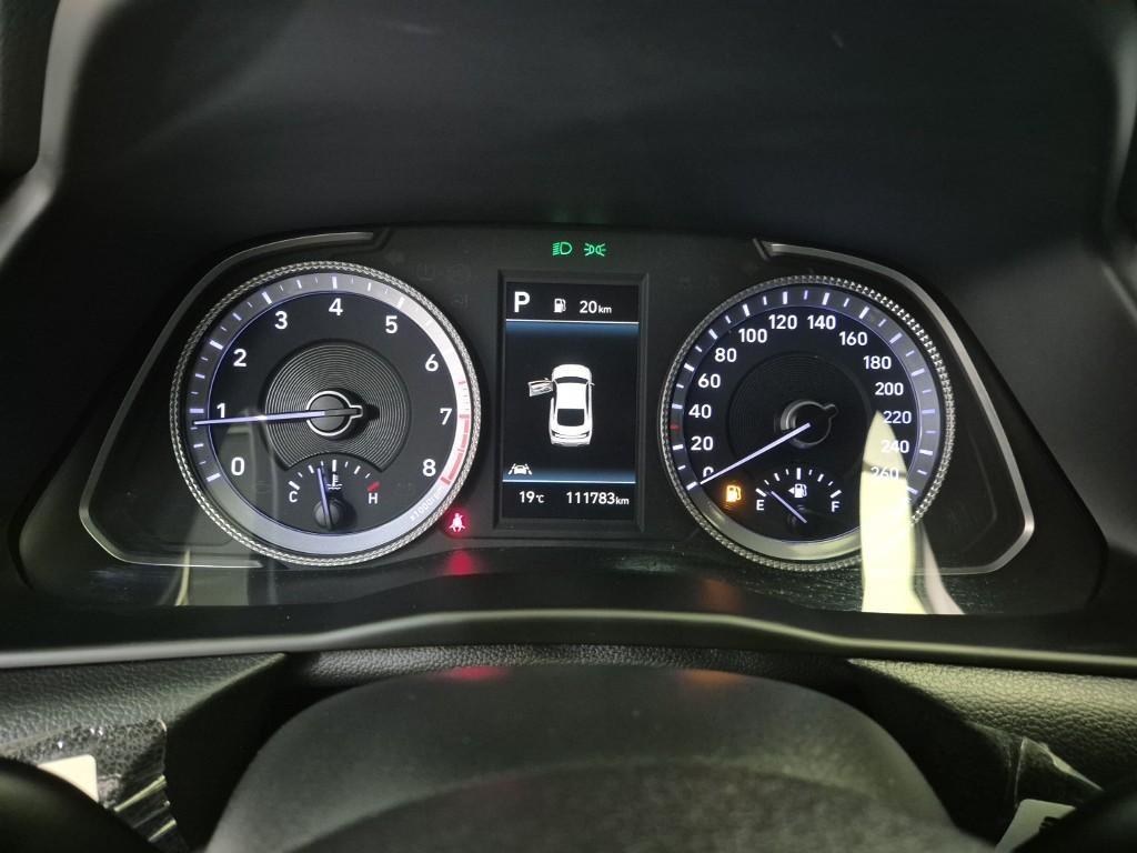 HYUNDAI Sonata - Vista 6