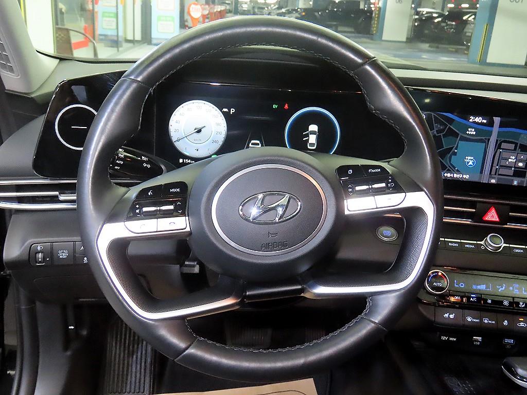 HYUNDAI Avante - Vista 8