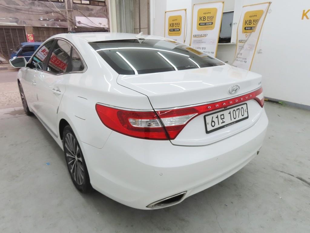 HYUNDAI Grandeur - Vista 4