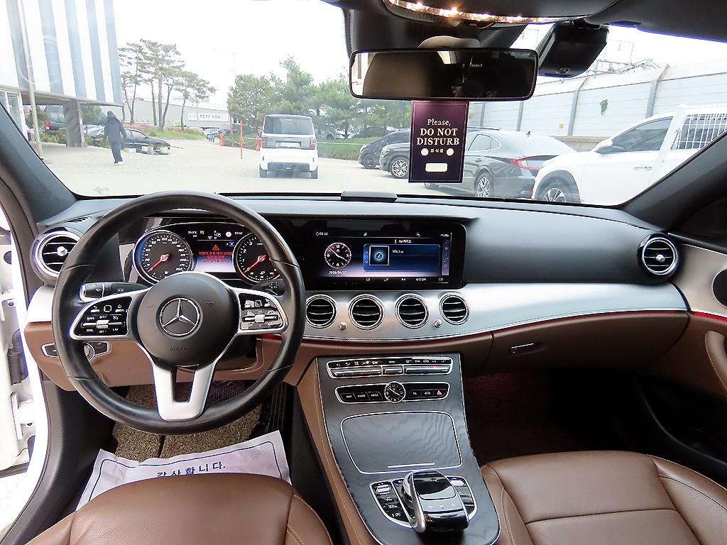 Mercedes Benz E class - Vista 7