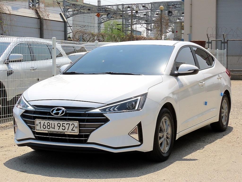 HYUNDAI Avante - Vista 2