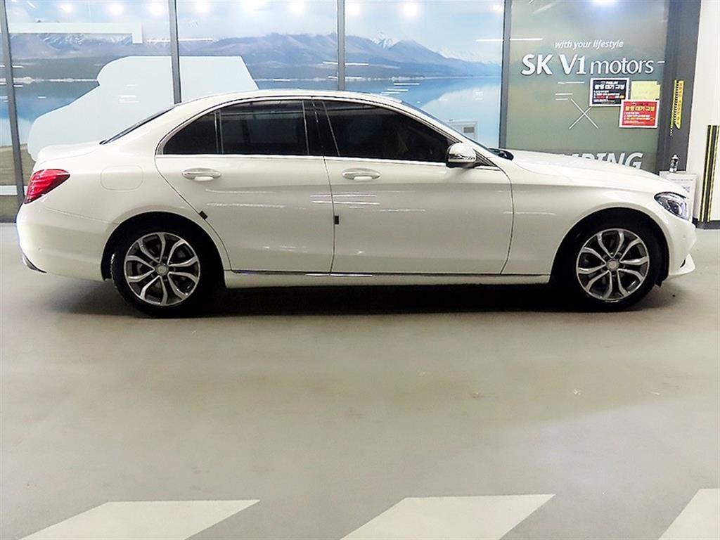 Mercedes Benz C Class - Vista 3