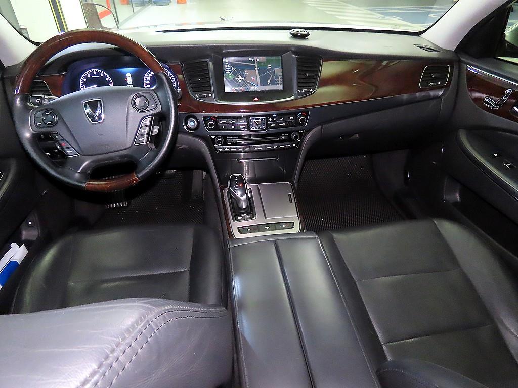 HYUNDAI Equus - Vista 10