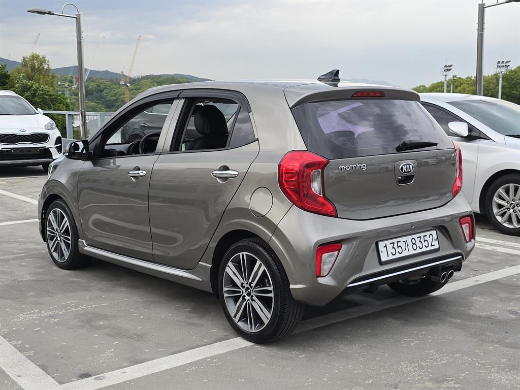 KIA Morning - Vista 4