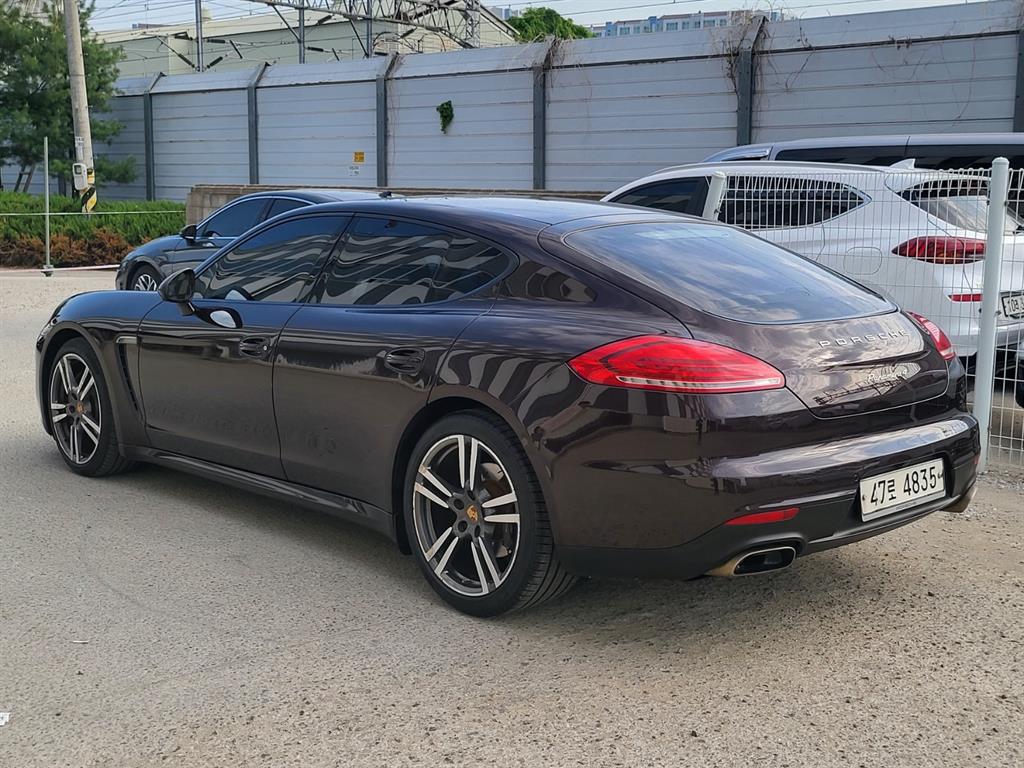 Porsche Panamera - Vista 3
