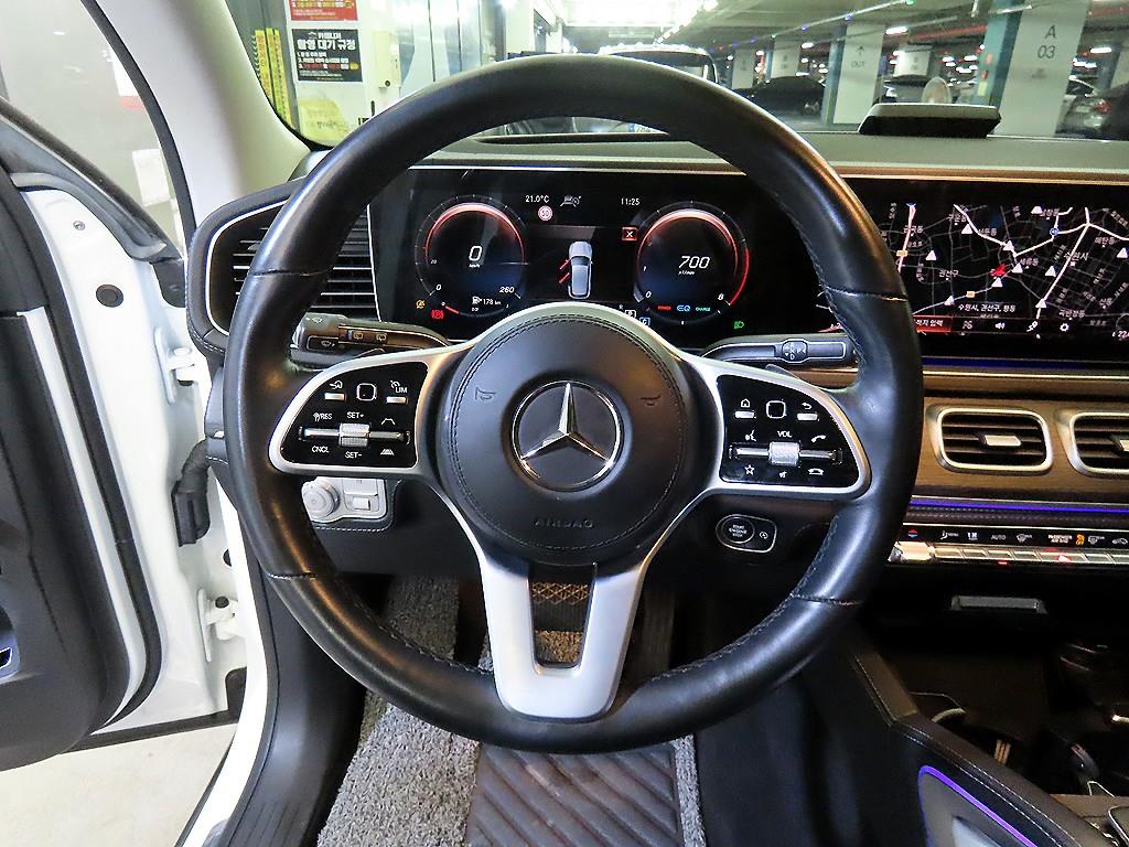 Mercedes Benz GLE Class - Vista 8