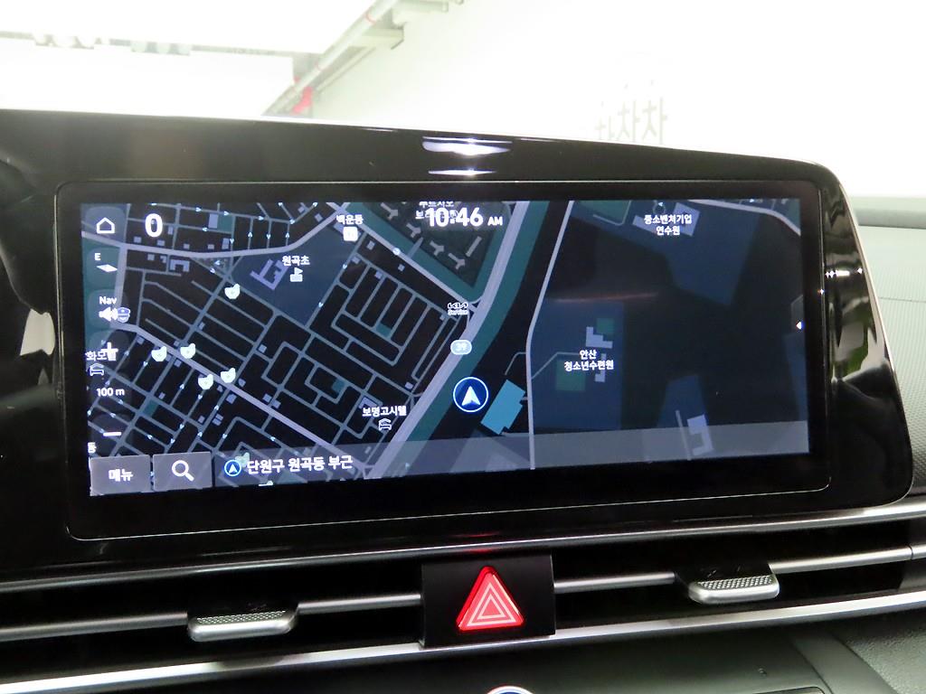 HYUNDAI Avante - Vista 9