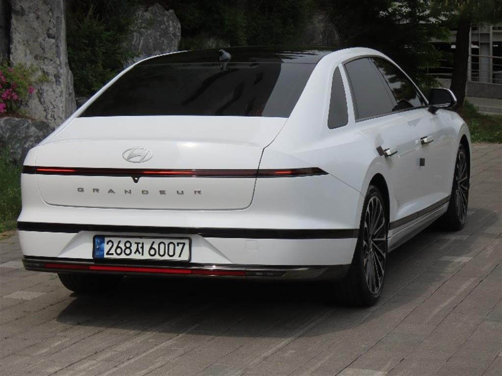 HYUNDAI Grandeur - Vista 5
