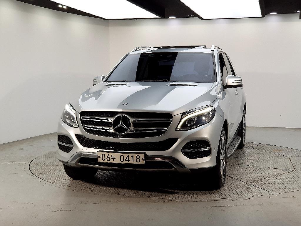 Mercedes Benz GLE Class - Vista 2