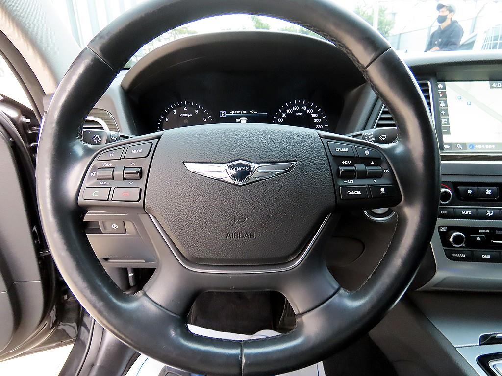 Genesis G80 - Vista 8