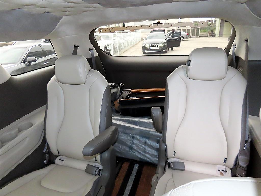 KIA Carnival - Vista 7