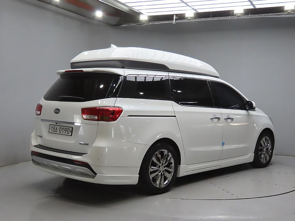 KIA Carnival - Vista 7