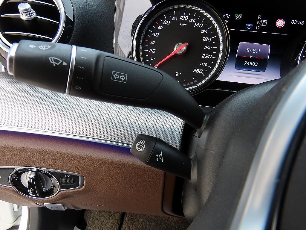 Mercedes Benz E class - Vista 12