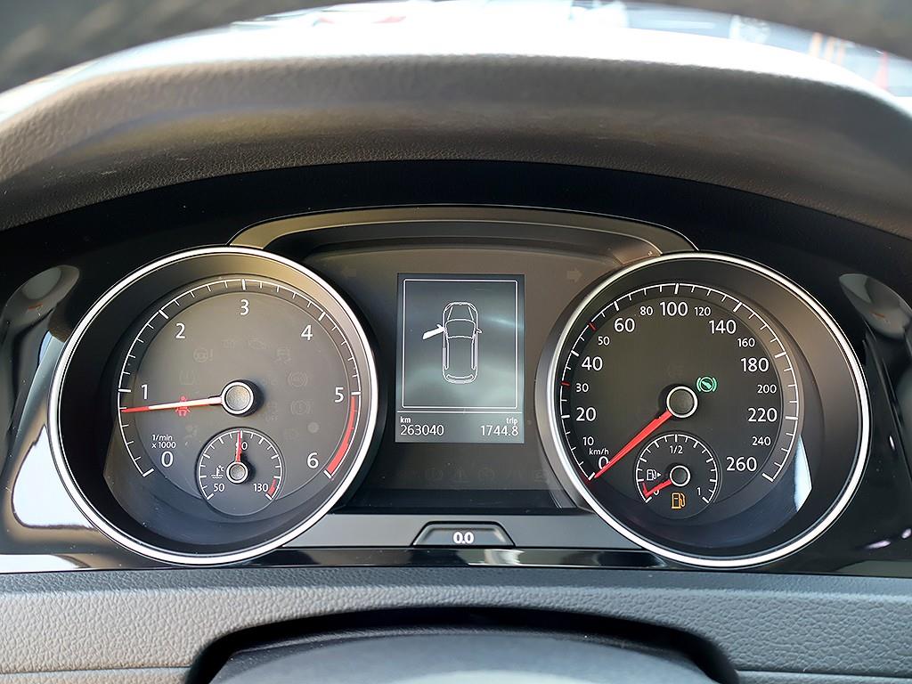 Volkswagen Golf - Vista 11