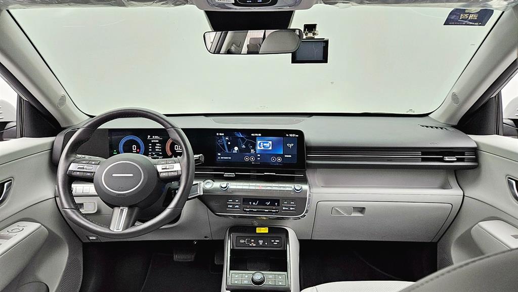 HYUNDAI Kona - Vista 9