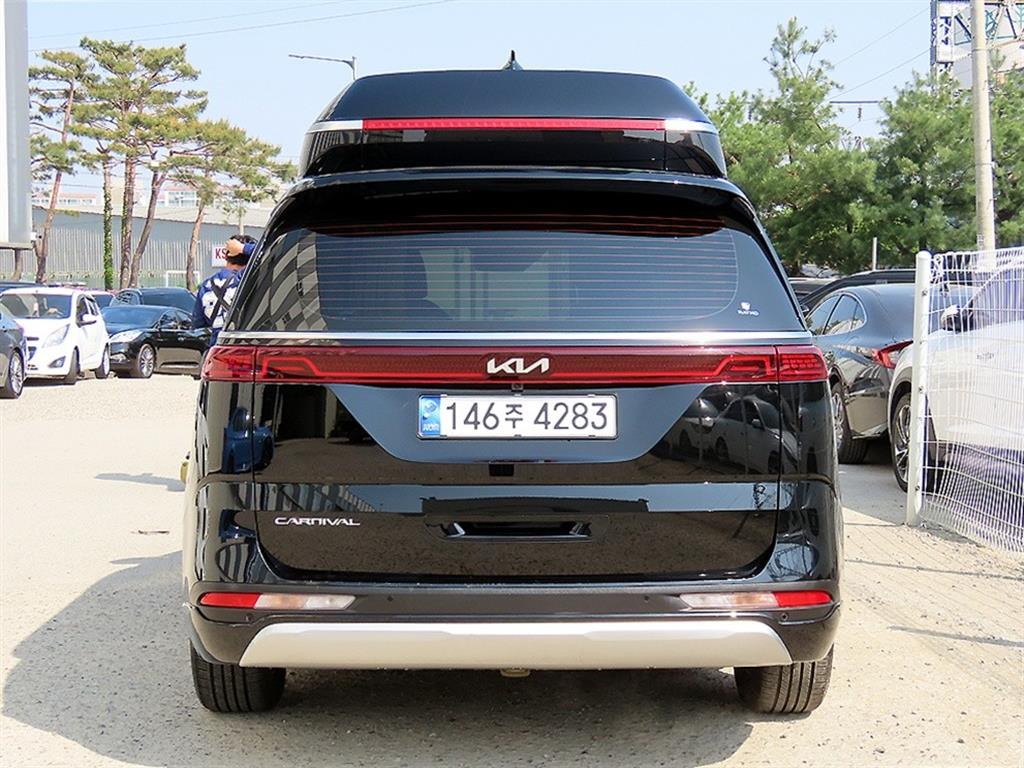 KIA Carnival - Vista 4