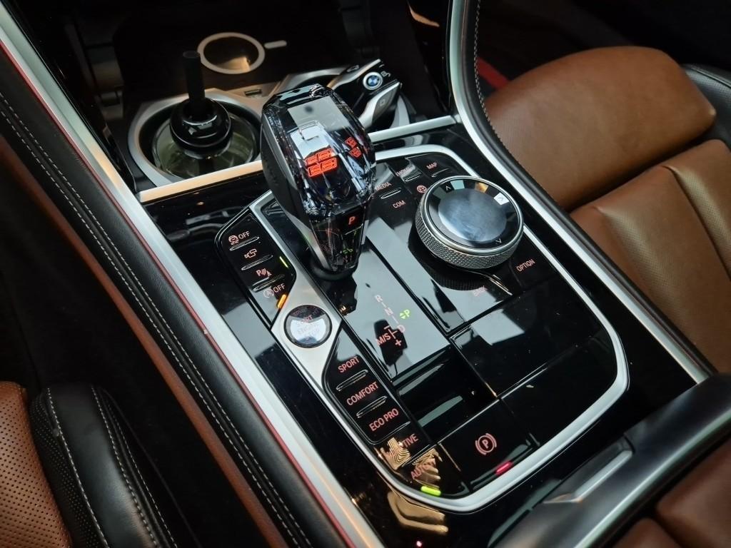 BMW 8 Series - Vista 8