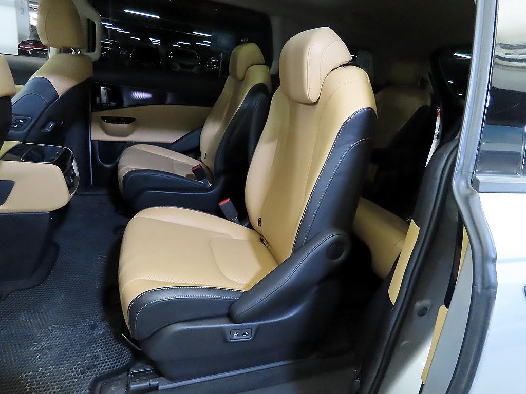KIA Carnival - Vista 7