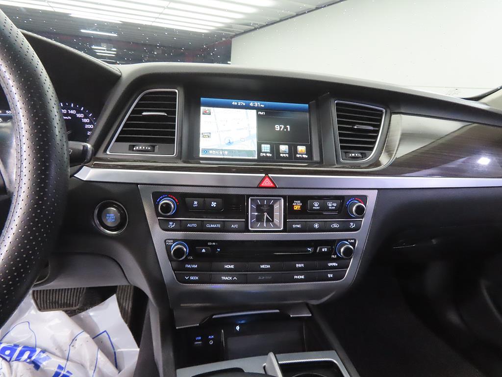 Genesis G80 - Vista 10