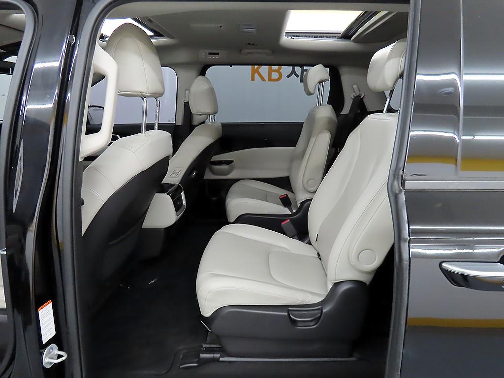 KIA Carnival - Vista 6