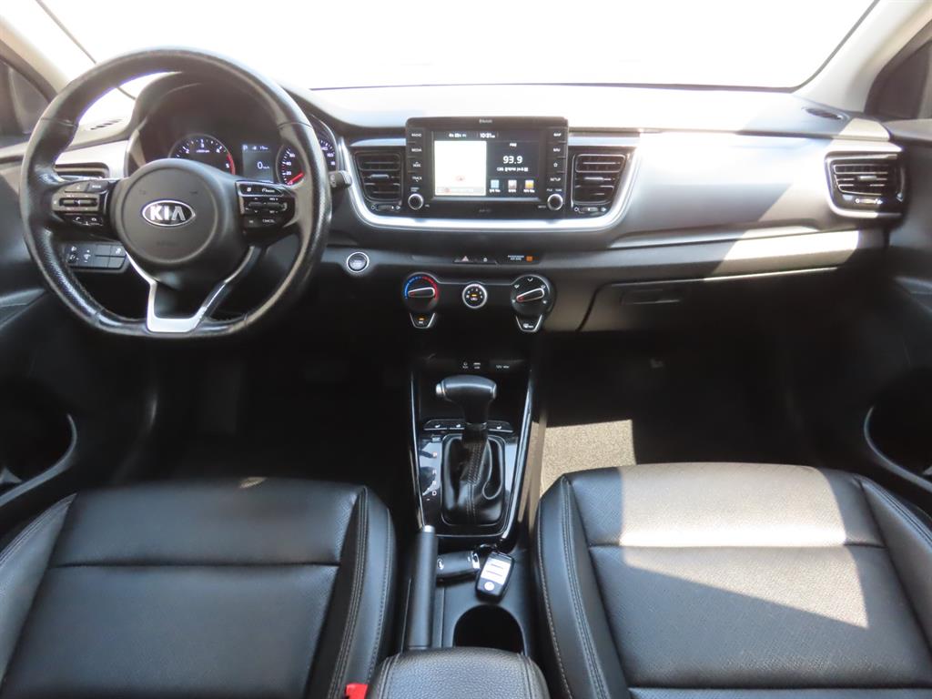 KIA Stonic 2018 Blanco - Importación desde Corea - HF Imports Iquique - Foto 7