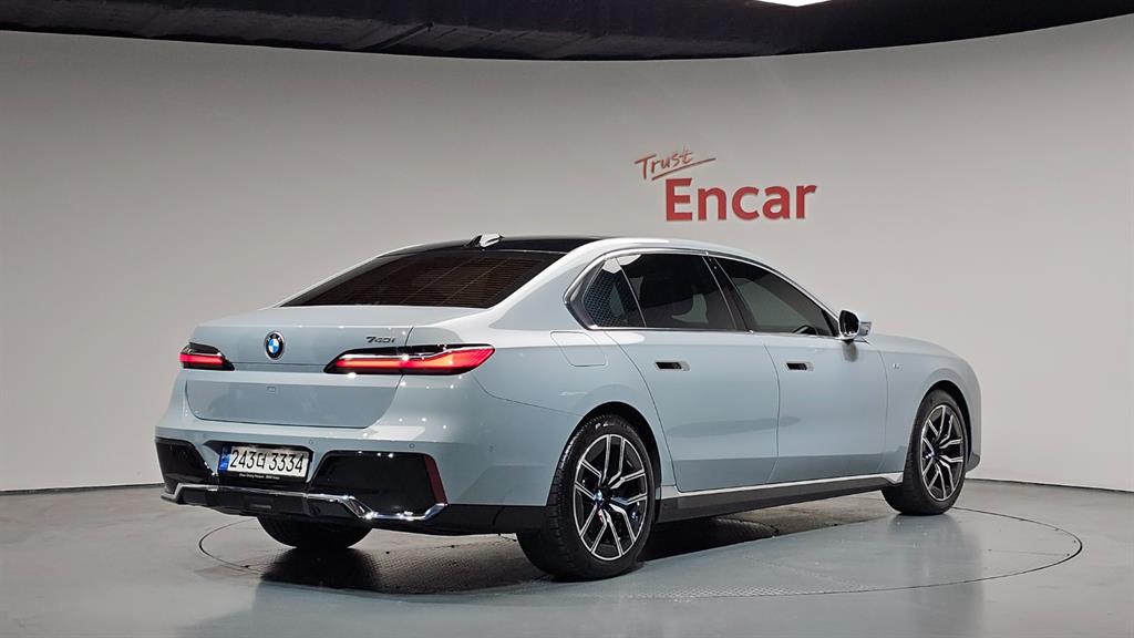 BMW 7 Series - Vista 2