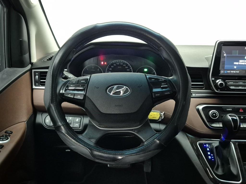 HYUNDAI Starex - Vista 9