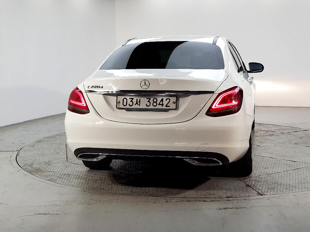 Mercedes Benz C Class - Vista 3