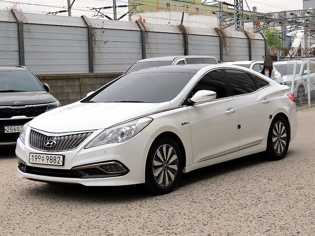 HYUNDAI Grandeur - Vista 2