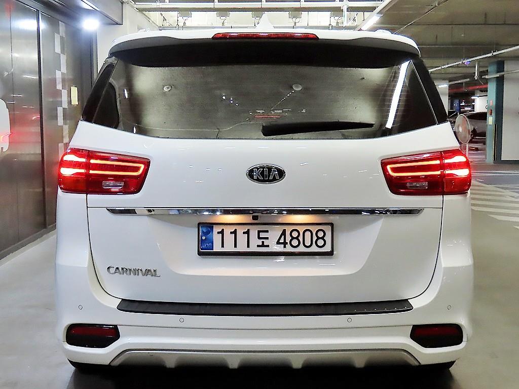 KIA Carnival - Vista 5