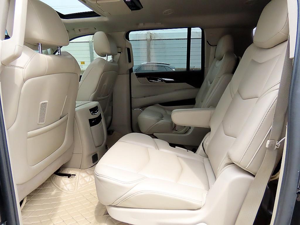 Cadillac Escalade - Vista 6