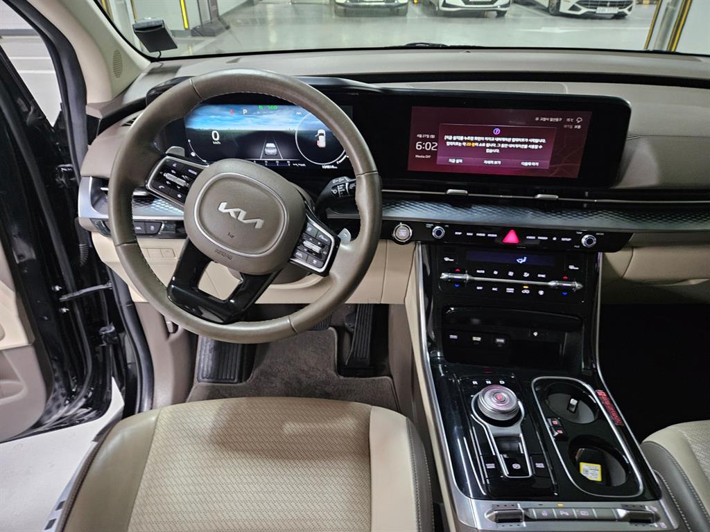 KIA Carnival - Vista 9