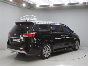 KIA Carnival - Vista 8