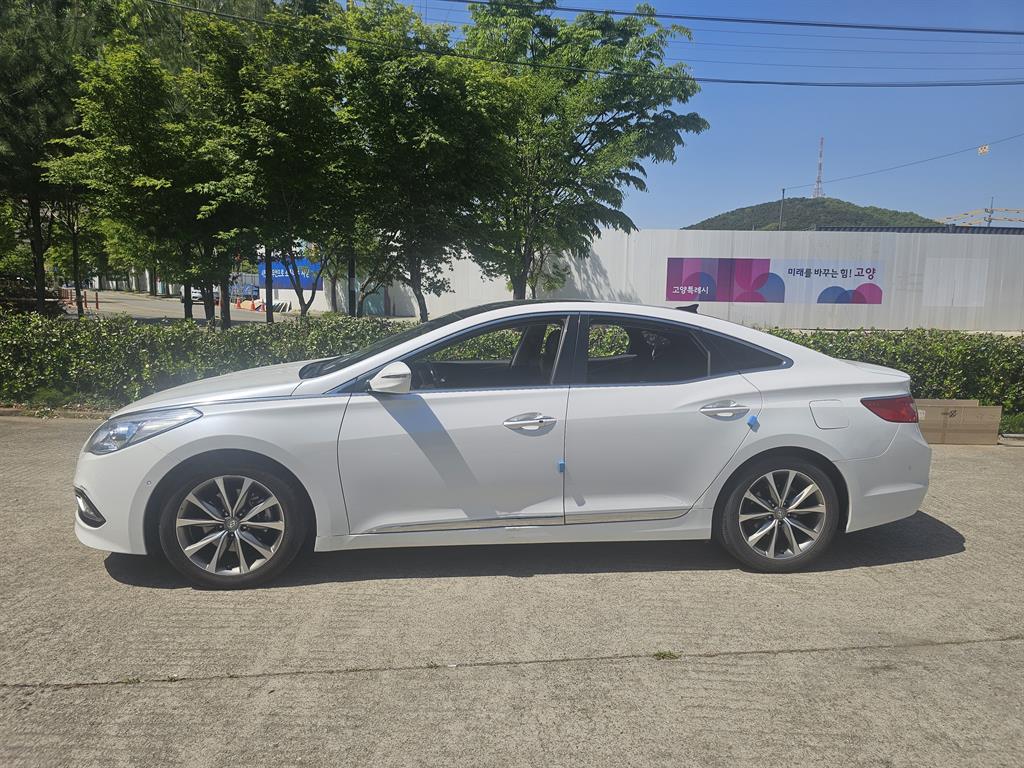 HYUNDAI Grandeur - Vista 2