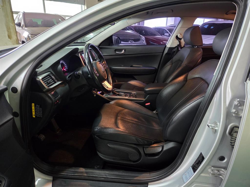 KIA K5 - Vista 6
