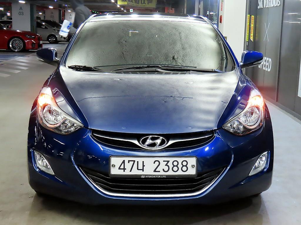 HYUNDAI Avante - Vista 2