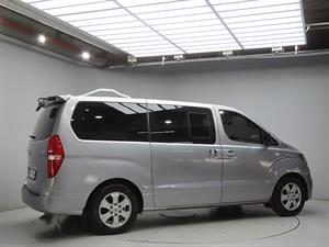 HYUNDAI Starex - Vista 8