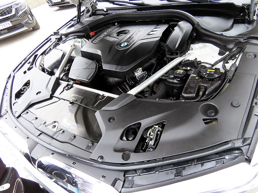BMW 5 Series 2018 Blanco - Importación desde Corea - HF Imports Iquique - Foto 19