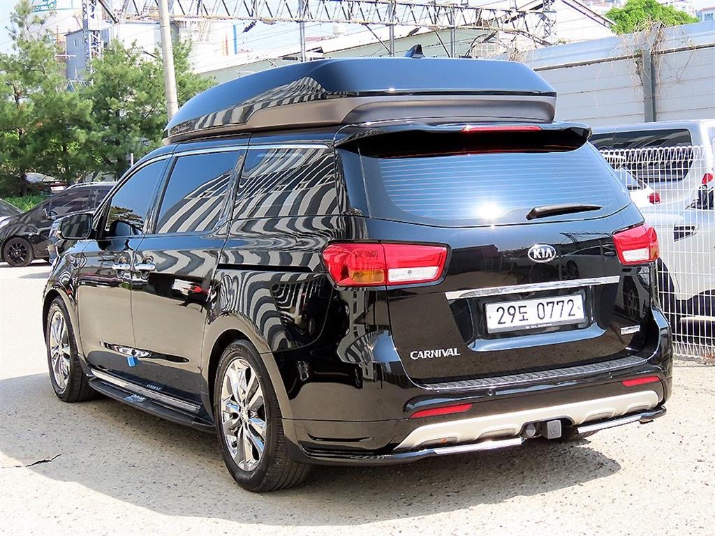 KIA Carnival - Vista 3
