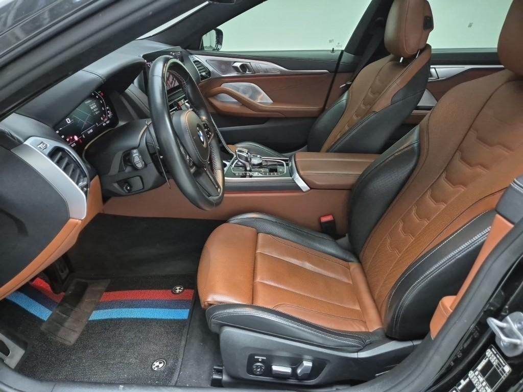 BMW 8 Series - Vista 11