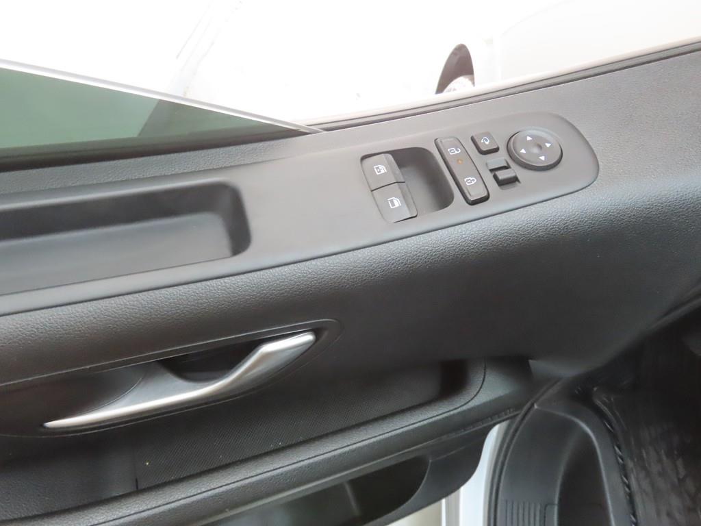 HYUNDAI Staria - Vista 9