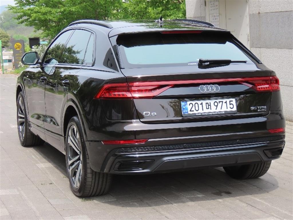 Audi Q8 - Vista 7