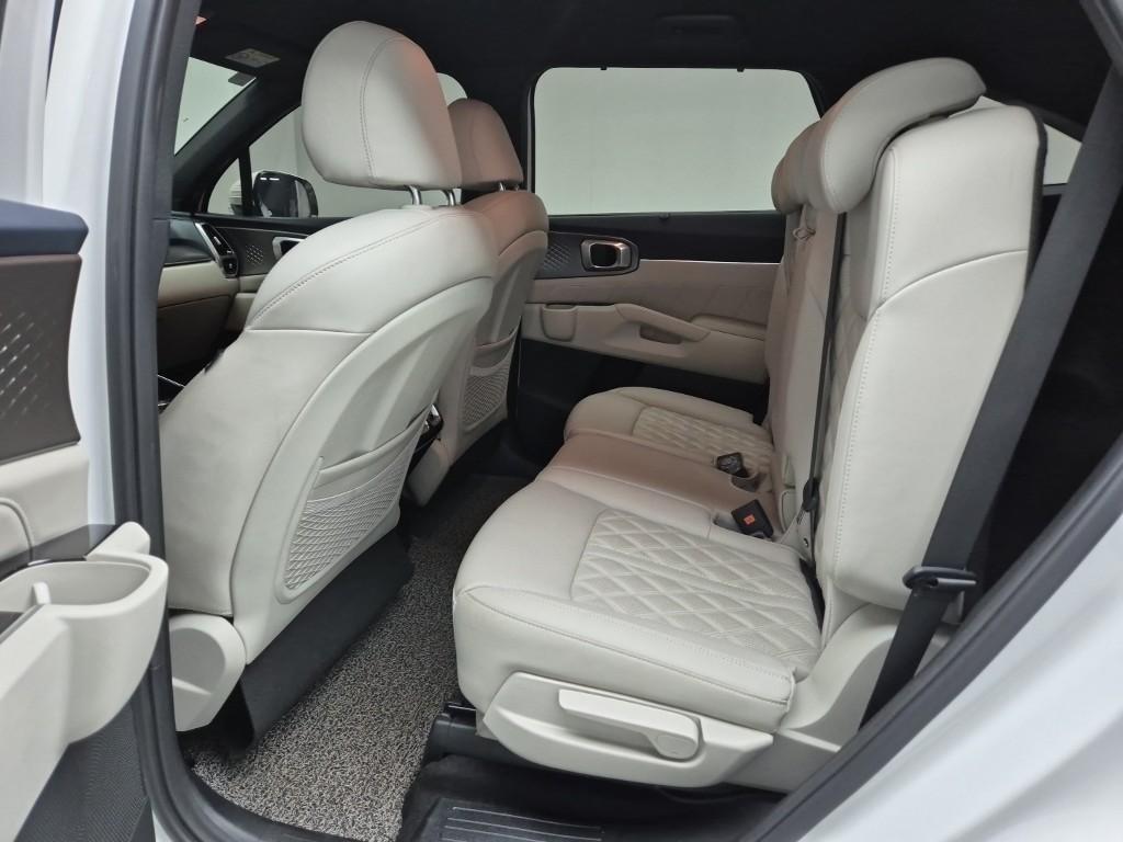 KIA Sorento - Vista 12