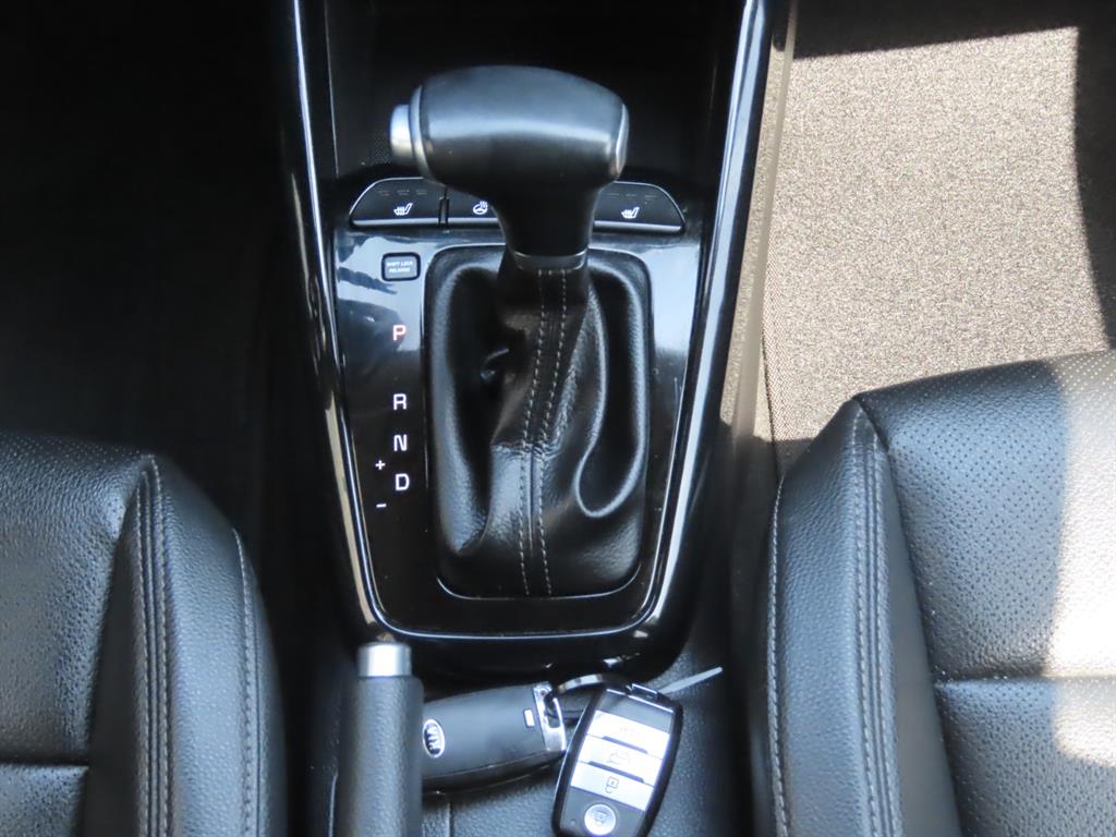 KIA Stonic 2018 Blanco - Importación desde Corea - HF Imports Iquique - Foto 11