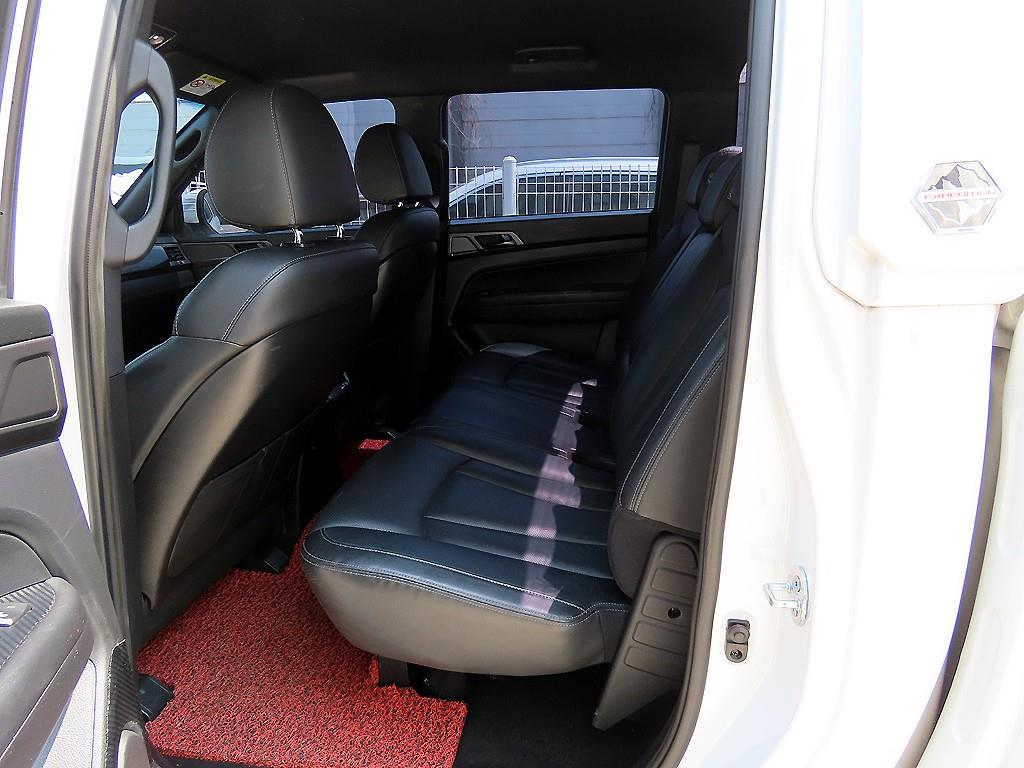 Ssangyong Rexton - Vista 6