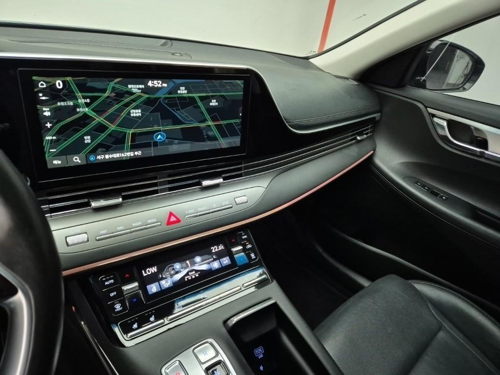 HYUNDAI Grandeur - Vista 10