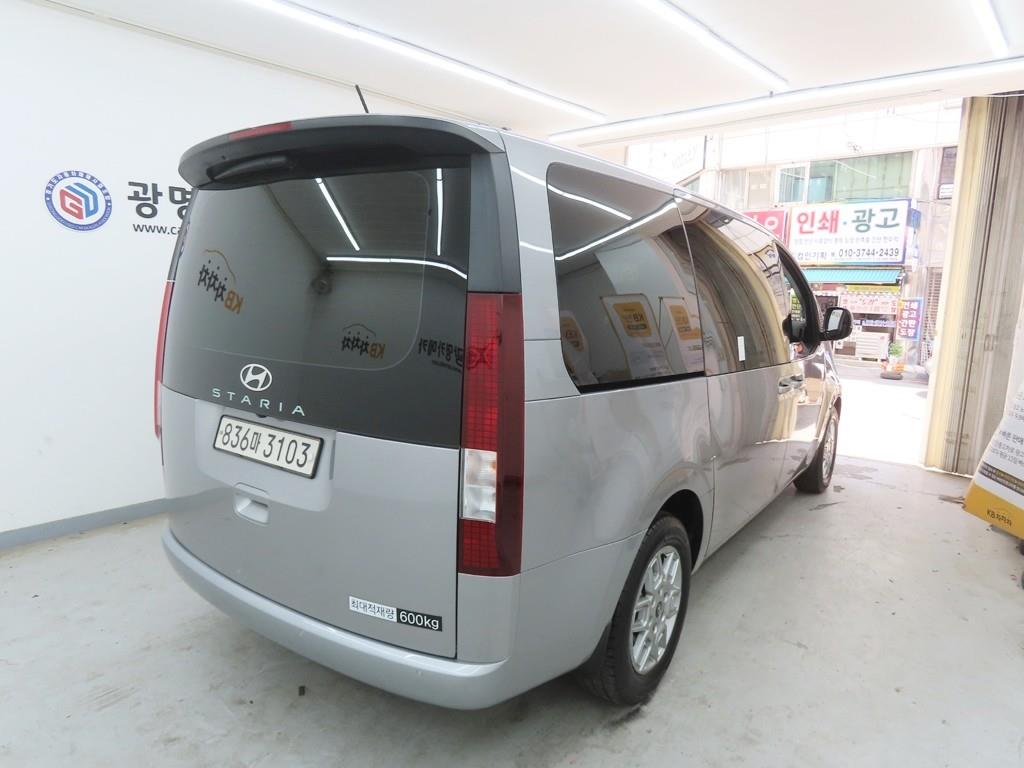 HYUNDAI Staria - Vista 3