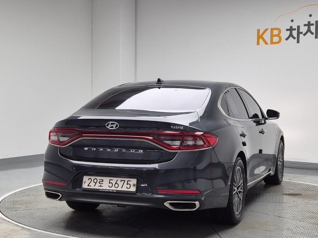 HYUNDAI Grandeur - Vista 3